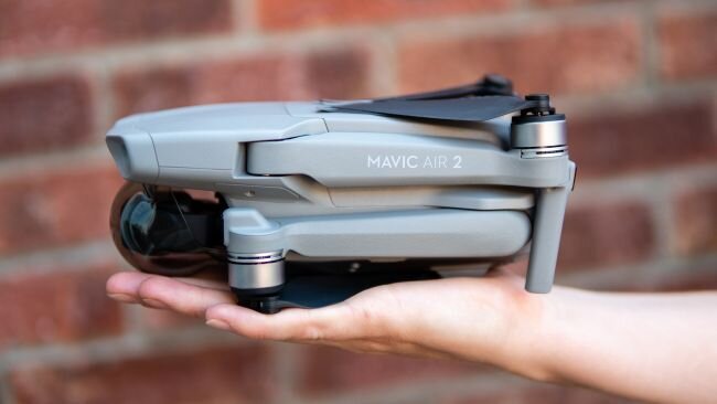 DJI Mavic Air 2 немного больше предшественника, но не существенно