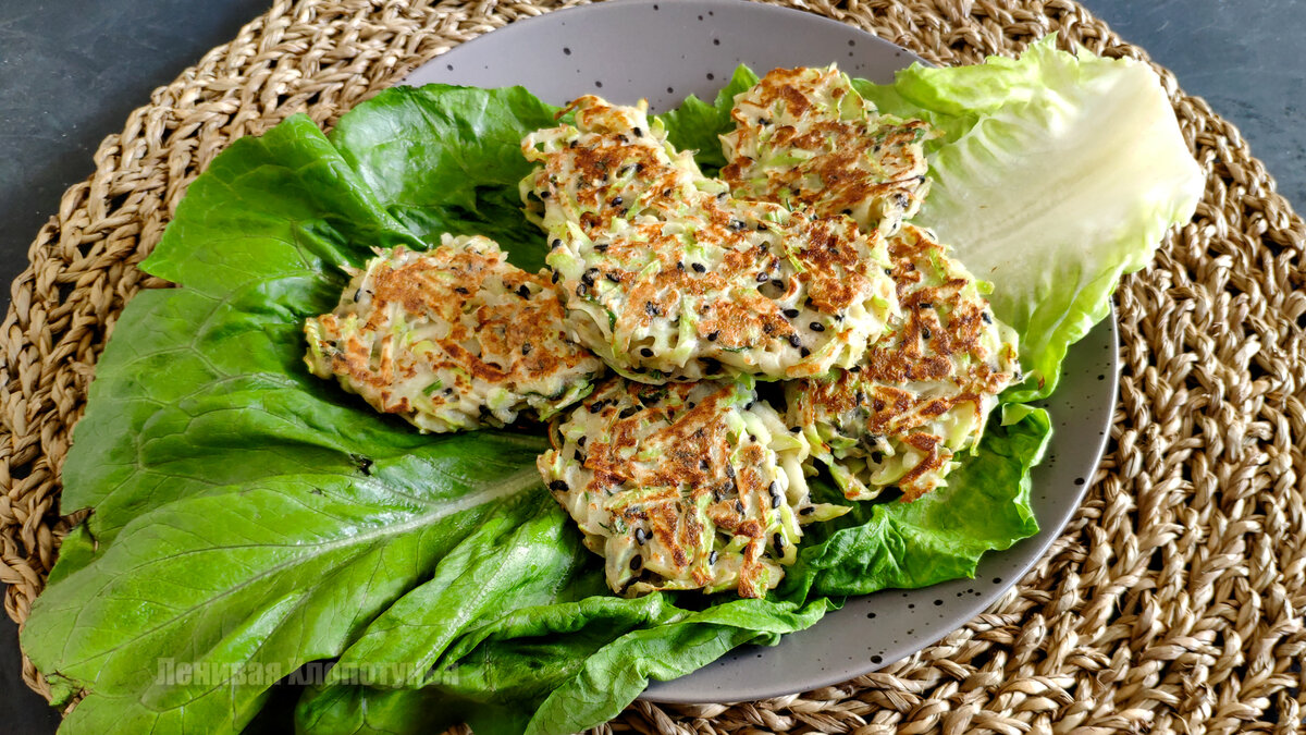 Кабачковые оладьи - простой и полезный рецепт