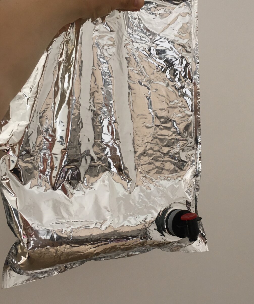 Пакет очень крепкий. Мы уверенны, что он не порвется. 