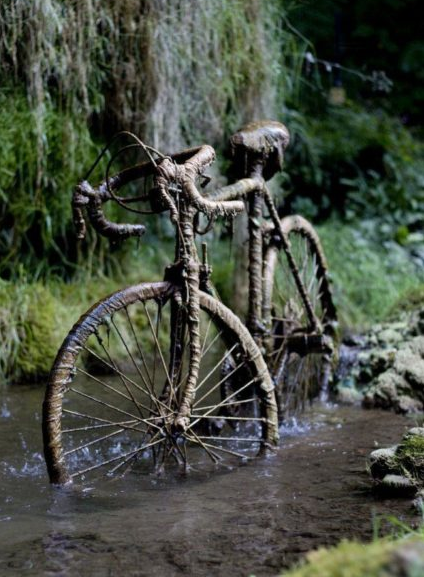 Иногда небольшие города и поселения становятся чрезвычайно популярными из-за какой-либо достопримечательности.-3