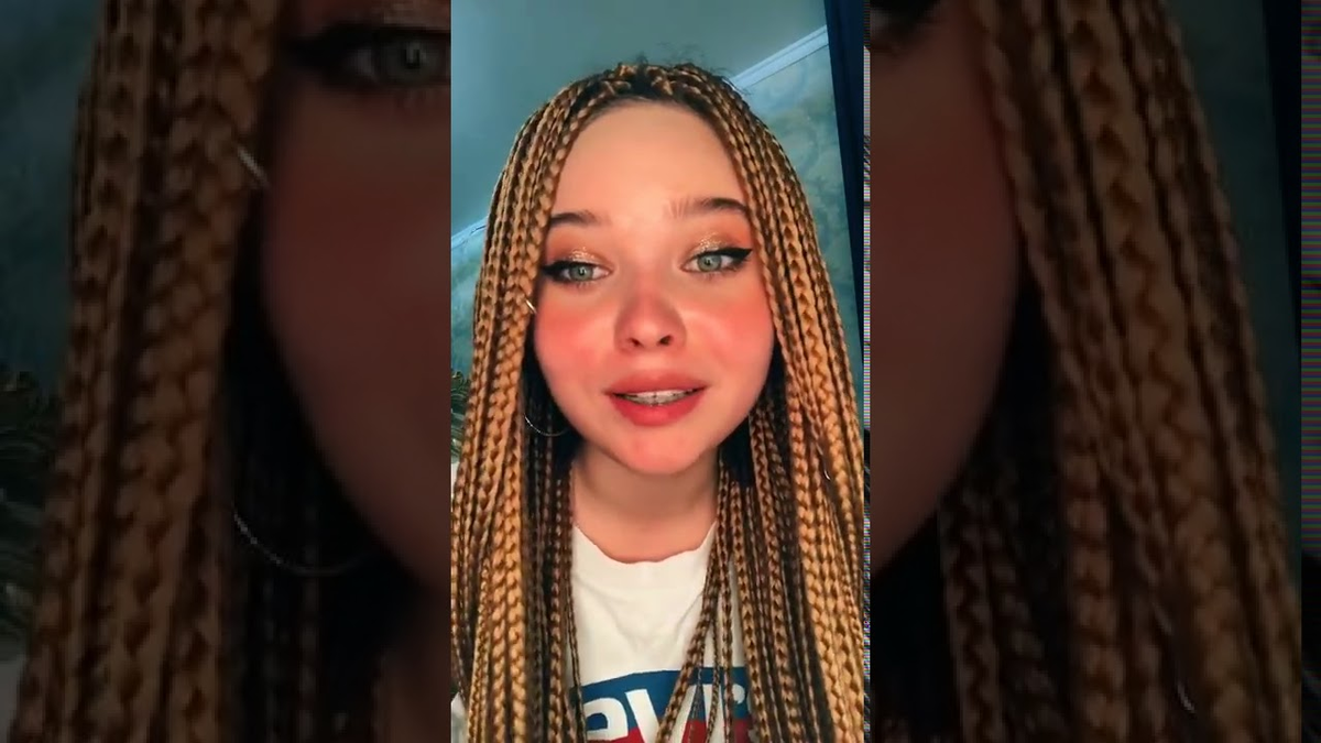 Песня юбка брекеты косичка. Хей беби брекеты косичка мини. Брекеты косичка мини юбка кепка. Пика патимейкер текст. Песня юбка брекеты косичка.