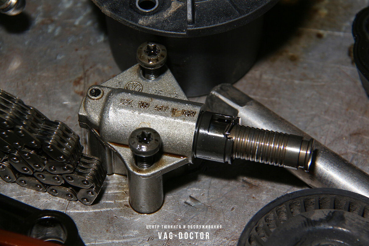 Форсунка 1. Масляная форсунка k50 cummins. 8 tsi. 2. Форсунка 1.