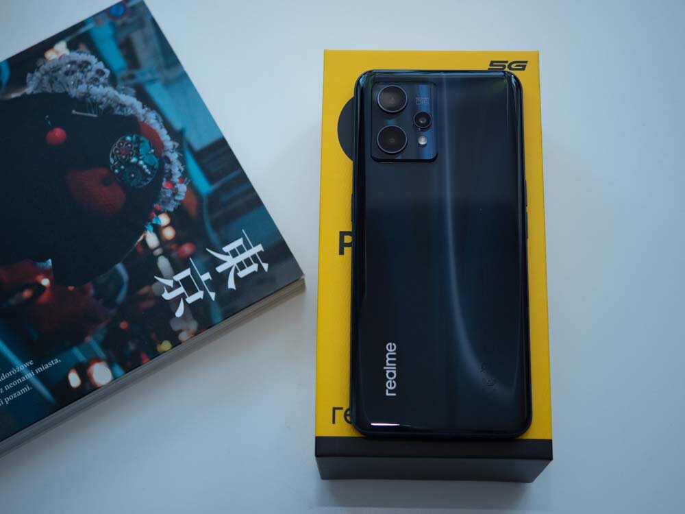 внешний вид смартфона Realme 9 PRO+