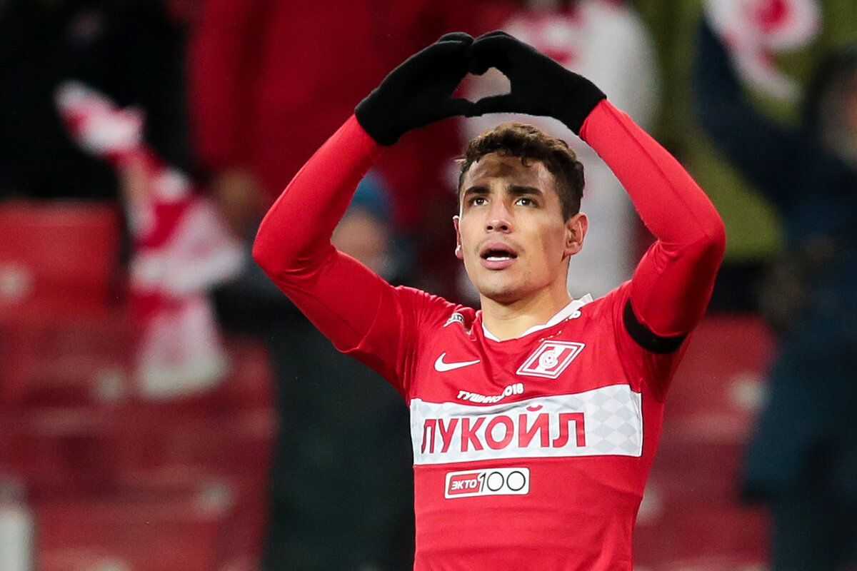 Пончик показывает пончик