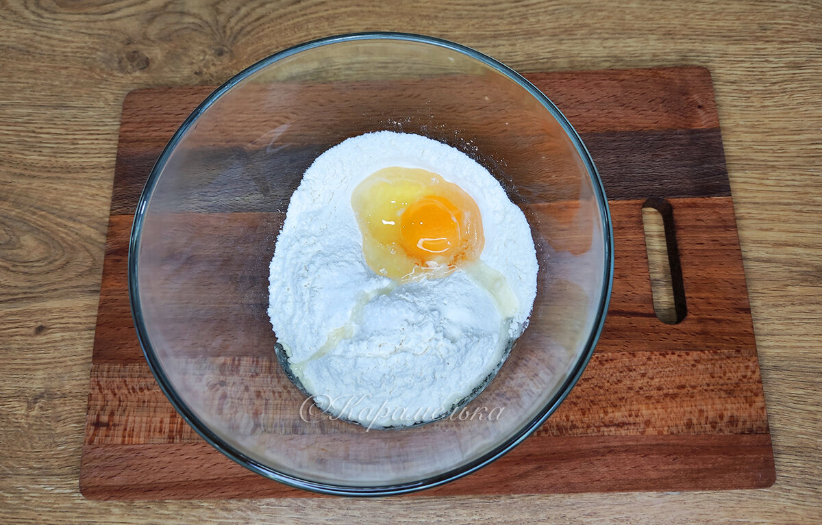 Просто смешиваю мясо, картошку и капусту в одном казане и готовлю вкусный  ужин для всей семьи. Горячее блюдо 