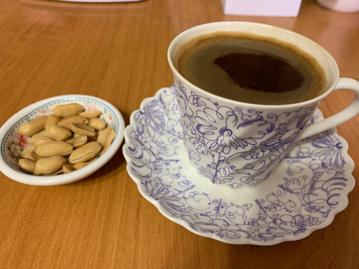 Орехи – обязательный продукт для худеющих. Кофе тоже можно, желательно – чёрный. Без добавок. Фото автора 