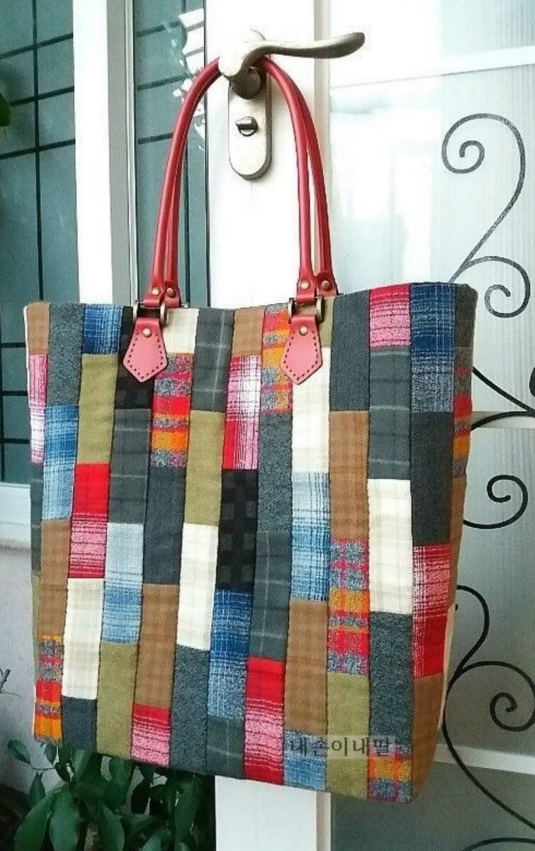 Фото взято из интернета. А это моя сборка из остатков различных по свойствам и внешнему виду тканей. Пока только   так