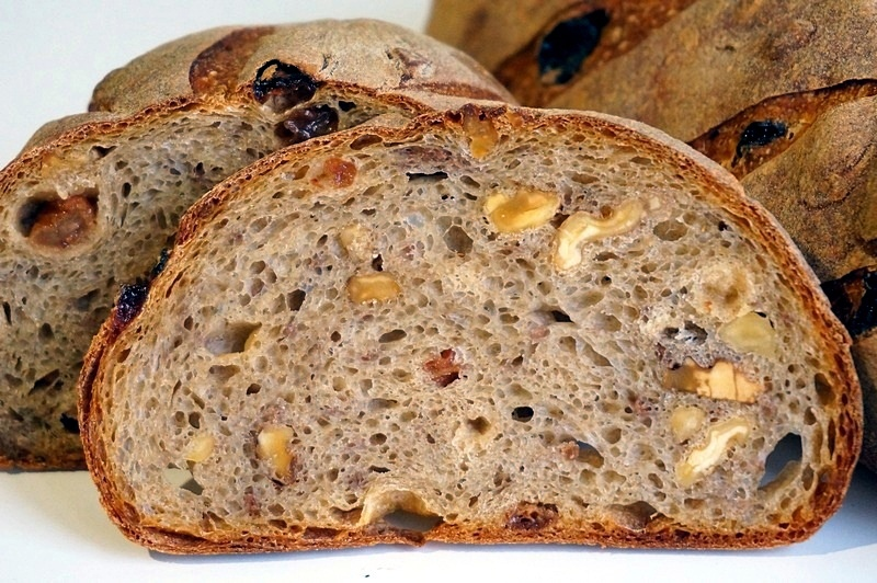 Бамбергский Фладен хлеб. Хлеб с грецким орехом. Хлеб с орехами. Немецкий хлеб. Хлеб с семенами рецепт