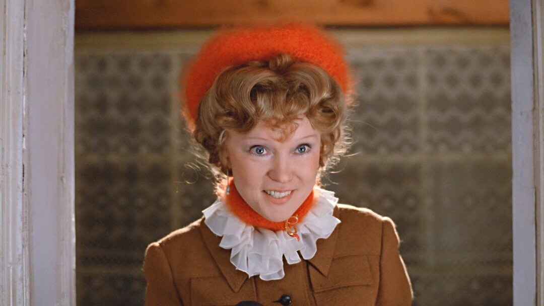 Людмила Гурченко в роли Раисы Захаровны. Кадр из фильма "Любовь и голуби", 1984 г., режиссер Владимир Меньшов