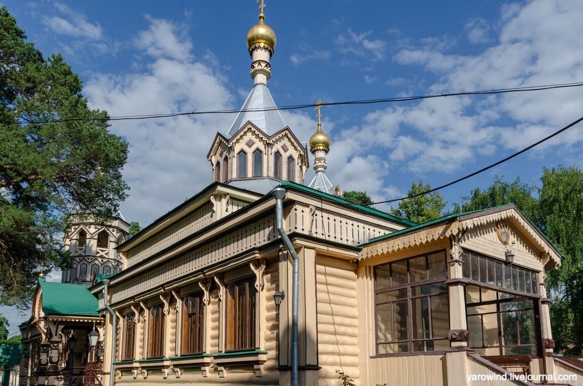 Поселок удельная. Мельниково деревянный храм в честь Живоначальной Троицы. Храм Троицы Живоначальной ( новая ) посёлок Лесное Тверская область.