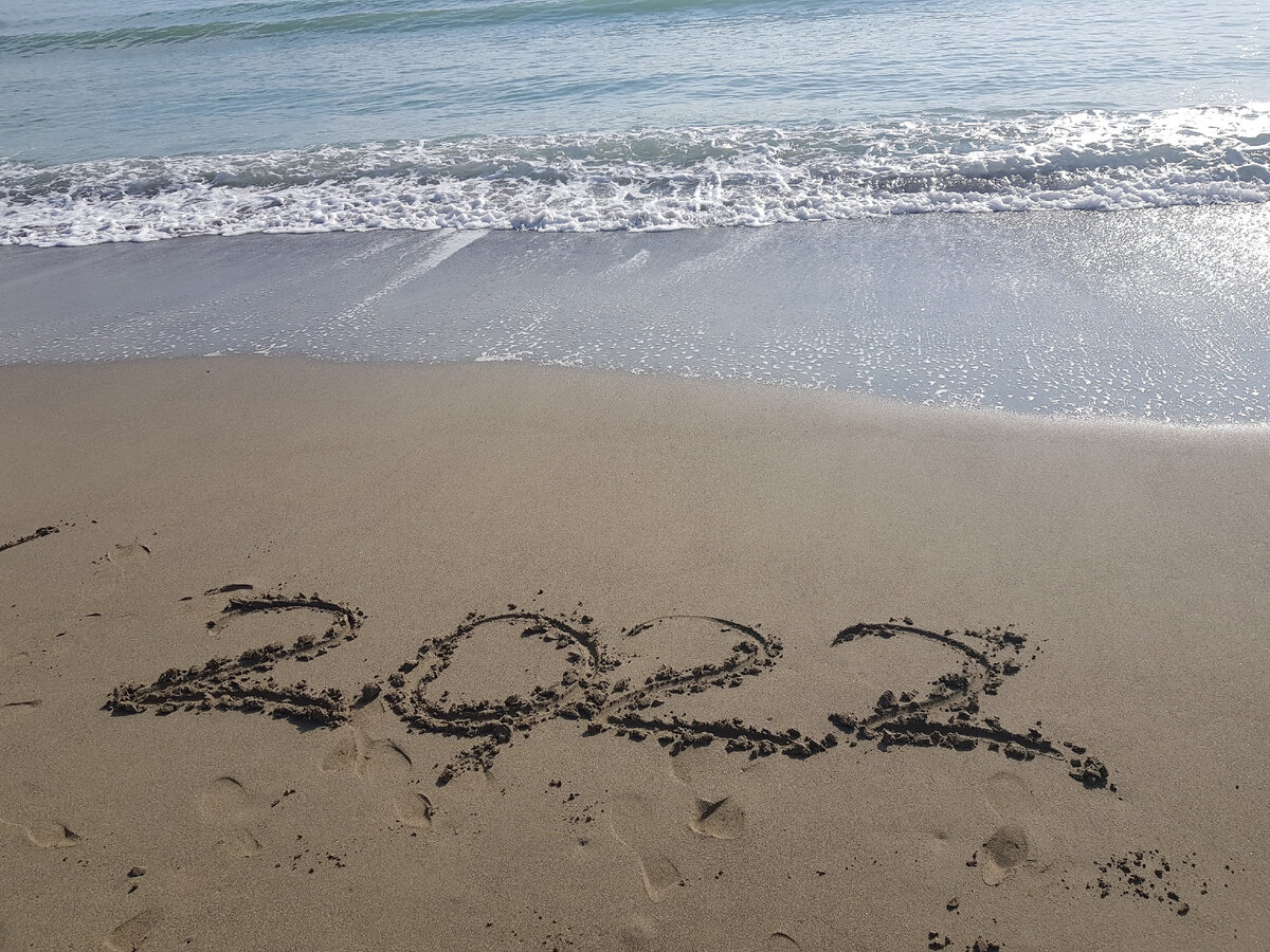 Средиземноморский берег 1 января 2022г., фото автора.