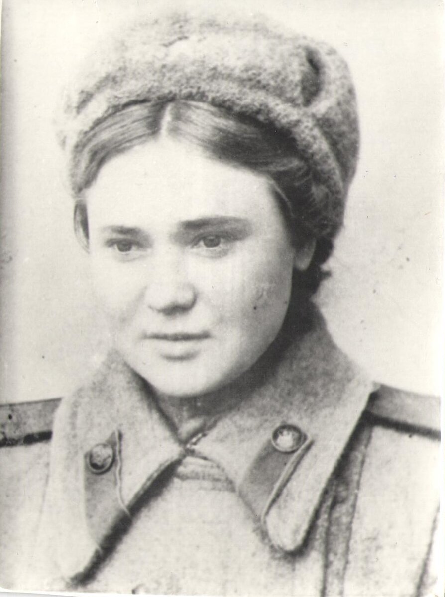 Надежда Абдуллина (Воропаева) в 1943 году.
