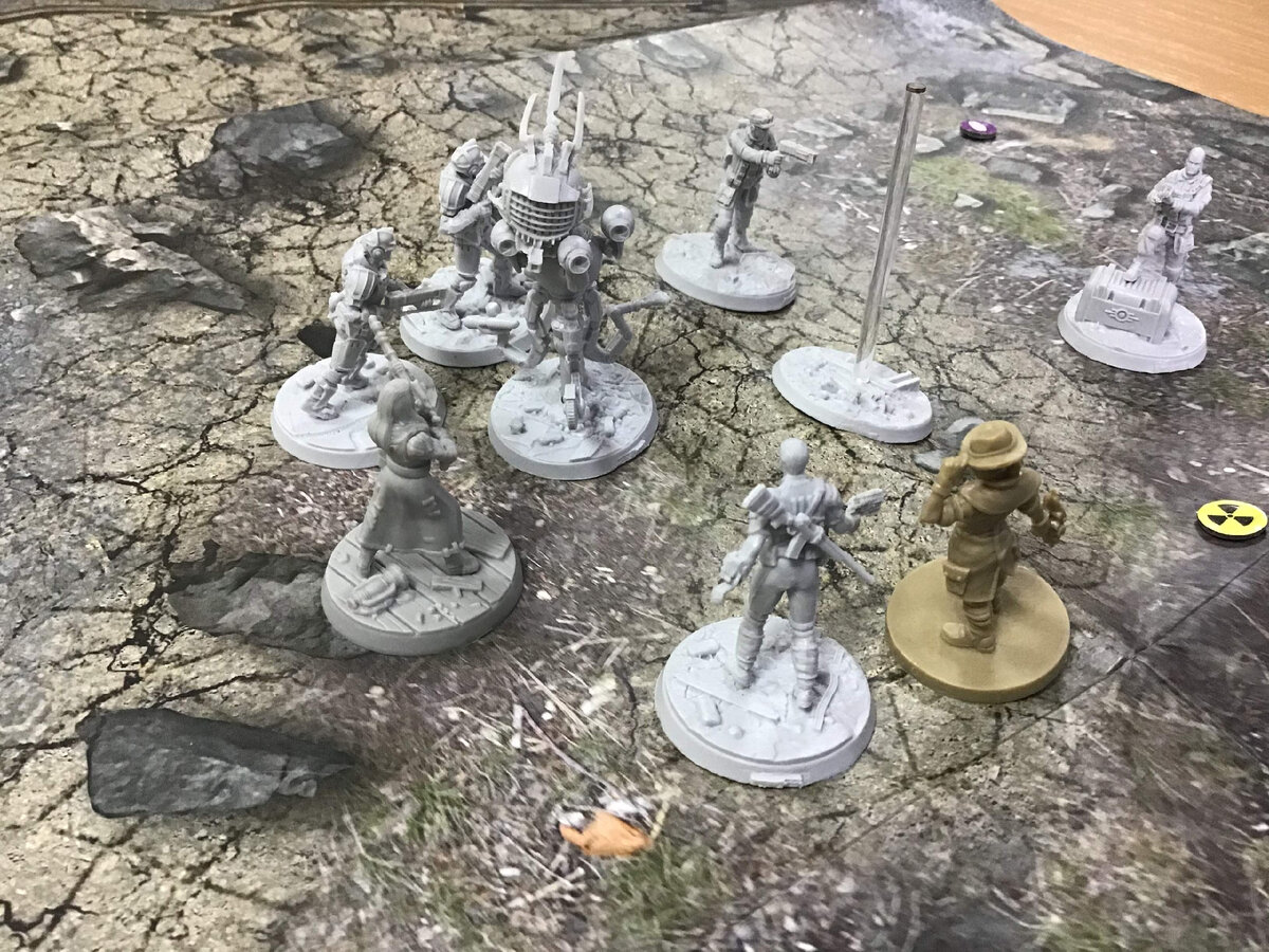 Наниматель и Мистер Помощник