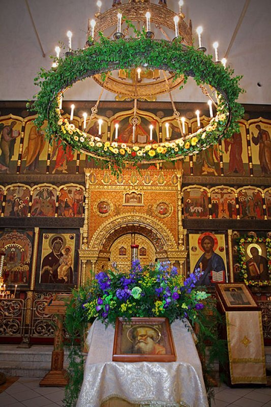 Украшение храма в Сретенском монастыре 