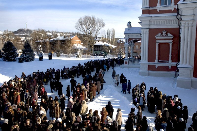Навалились всем миром, так сказать.