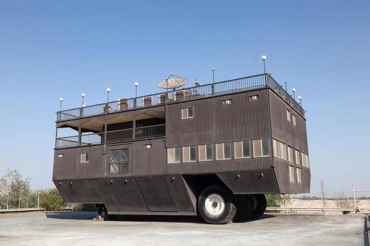 Этот особняк на колесах можно увидеть в Национальном автомобильном музее Эмиратов недалеко от города Абу-Даби. Во сколько он обошелся шейху Хамаду, не сообщается Фото philipus / Alamy via Legion Media