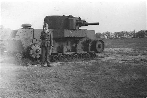 "неподвижные огневые точки" Т-24,  с башней от Т-28 с 76 мм пушкой и парой пулемётов - идеальный танк для РККА 1941 г...
