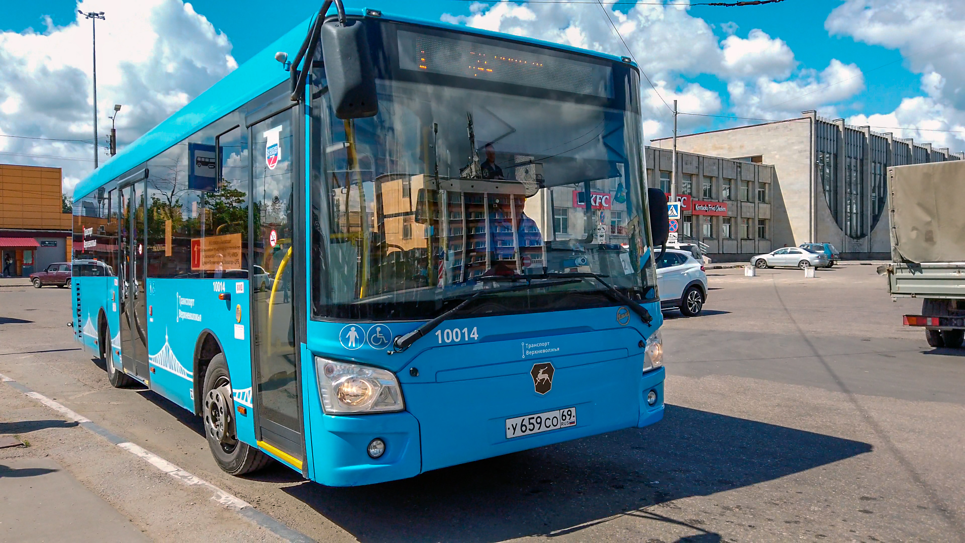 1 маршрут автобуса. 16.06.2022 год. Тверь.