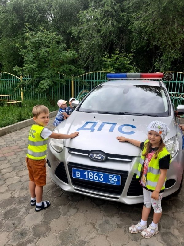 Когда обучать детей правилам дорожного движения? Чем раньше, тем лучше! Фото. gy.orb.ru. 