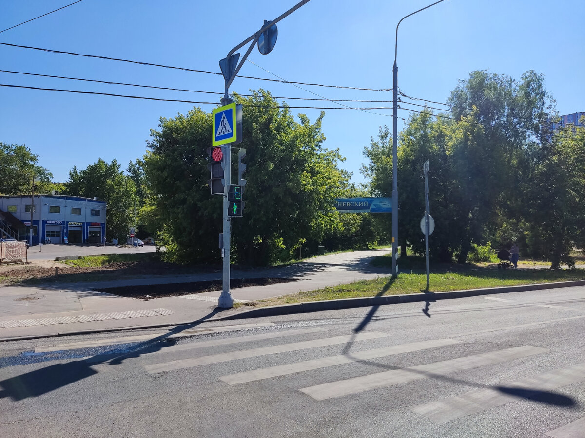 Вход со стороны Головинского шоссе (Восточная сторона)