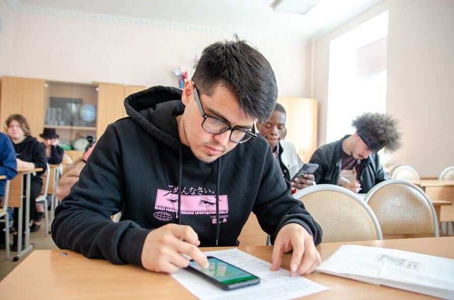 Поступление в университет. Среднее профессиональное образование это. Современное образование в россии. Предпрофессиональное образование в школе. Город образования.