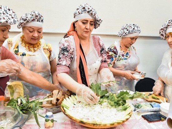     Хабаровские бабушки сошлись в кулинарном поединке Кристина Панина