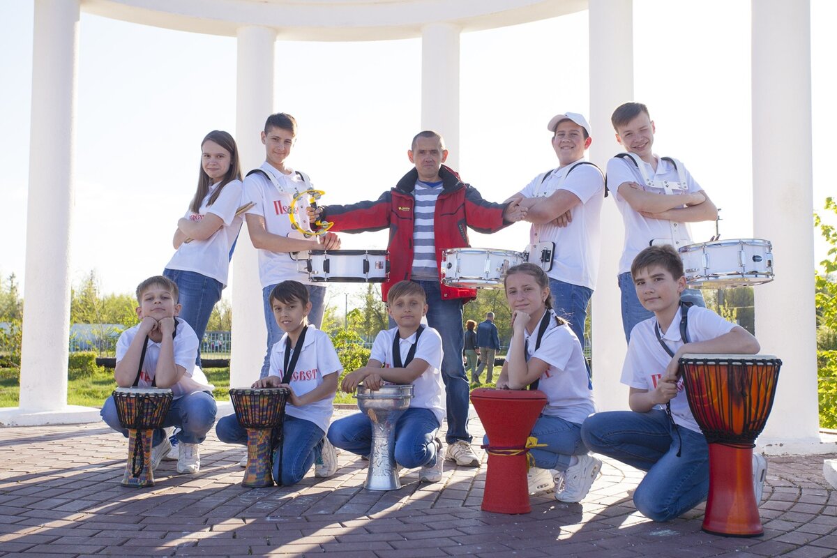 Алексей Мануйлов вместе со своими учениками. В статье использованы фото с личной страницы Алексея в ВК.