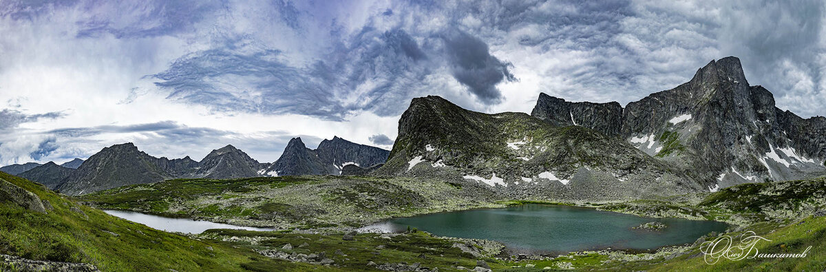 Третье озеро долины Бештыколь и кусочек четвертого