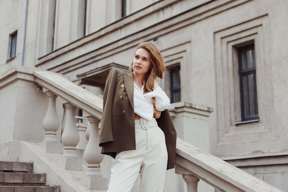 Какие женские брюки будут модными в 2022 году