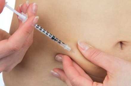 Укол инсулина.