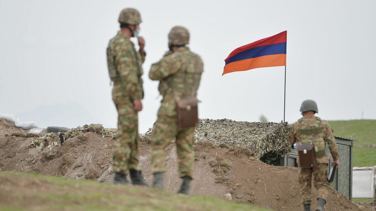    Армянские военнослужащие на границе с Азербайджаном© Фото : Аппарат Президента Республики Армения