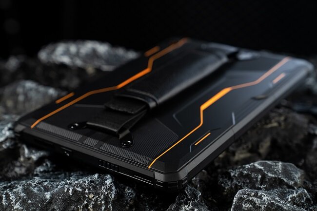 Планшет имеет класс защиты IP68, IP69K