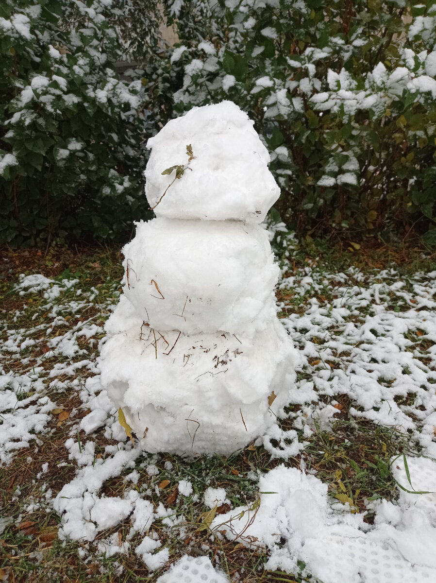 Он не страшный, он страшно красивый.