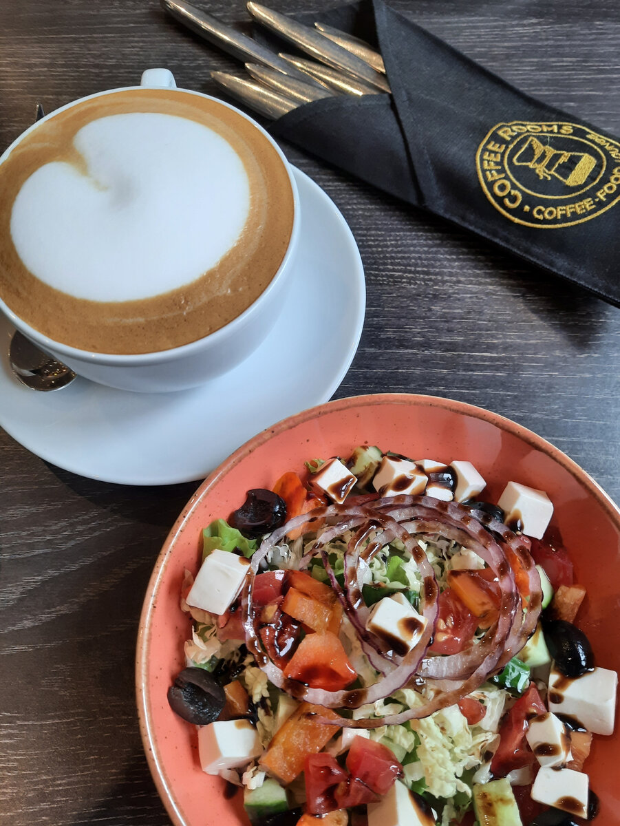 Правда, почему-то в "Греческом" оказалась пекинская капуста) Но это не критично.