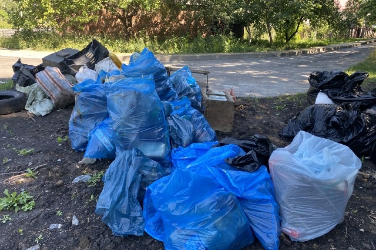    С берегов рек в Ставрополе вывезли 25 тонн мусора