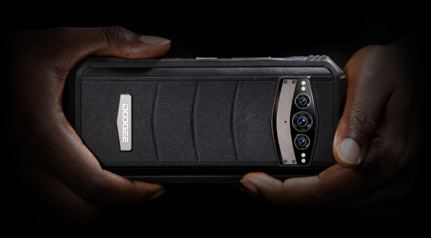    Так выглядит Doogee V30. Фото: Doogee