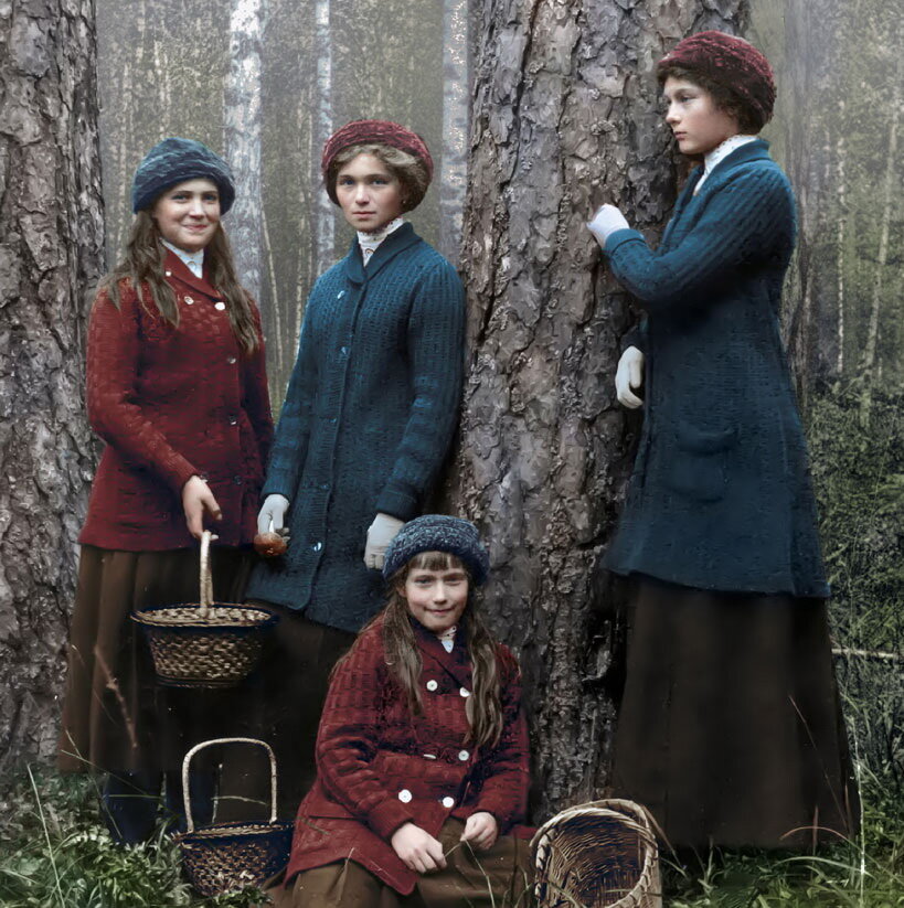 Дочери Николая II в Беловеже, раскрашенное фото 1909 год.