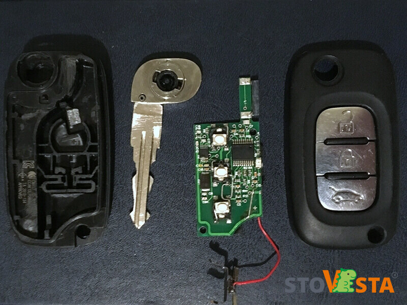 Штатный ключ зажигания в разобранном виде