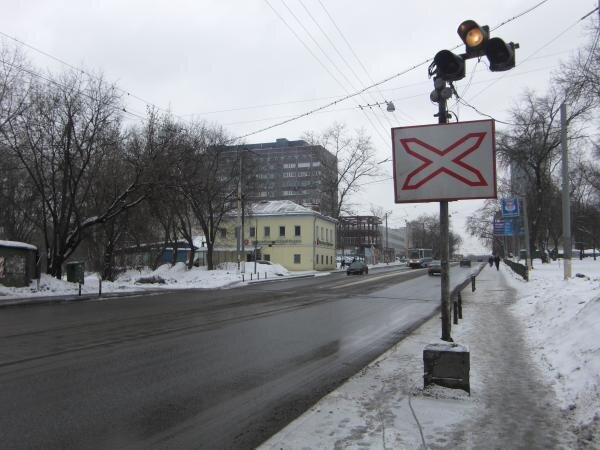 Трамвайно-железнодорожный переезд на улице Измайловский вал.