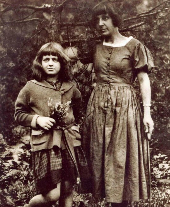 Старшая дочь, которую Цветаева забрала с приюта.