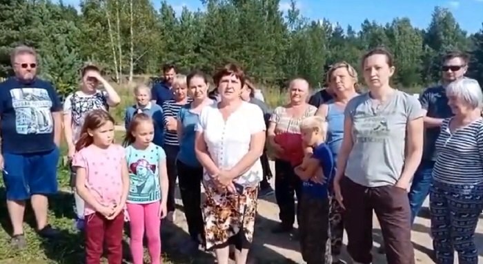 Обращение жителей СНТ «Лепсари» к губернатору А. Дрозденко. Кадр из видео в ВК-группе "Экологическое объединение Ленинградской области"