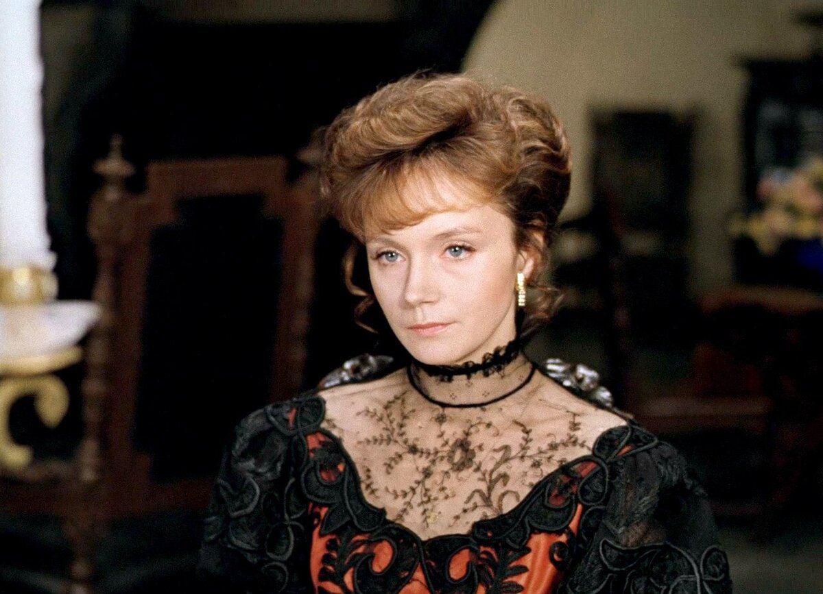 Актриса Ирина Купченко в фильме "Собака Баскервилей"