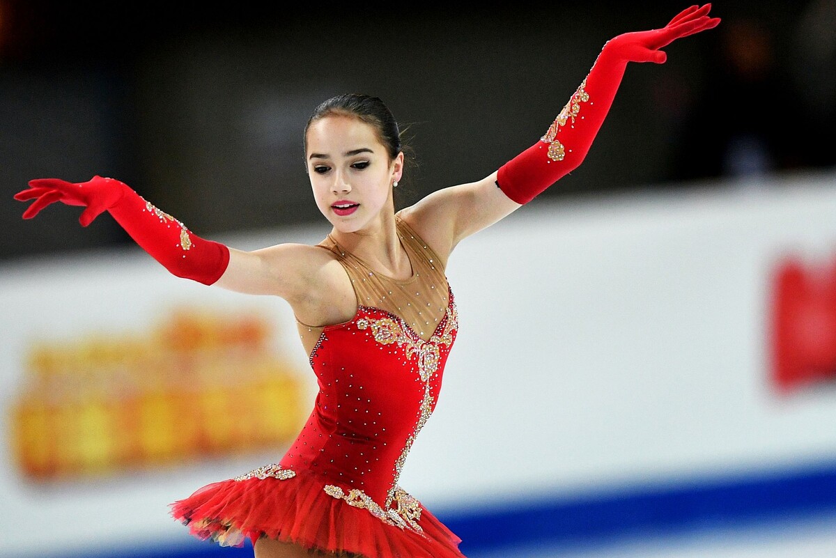 Есть в Алине грация и харизма. Жаль.