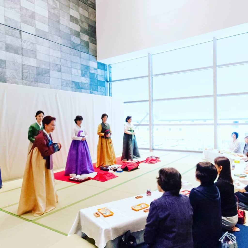 В галерее собраны несколько фото разных лет с фестиваля