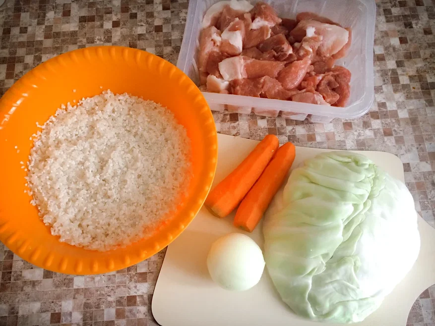 Зелень никакая не нужна - ни свежая, ни сушеная. Она всё испортит, даже не пробуйте.