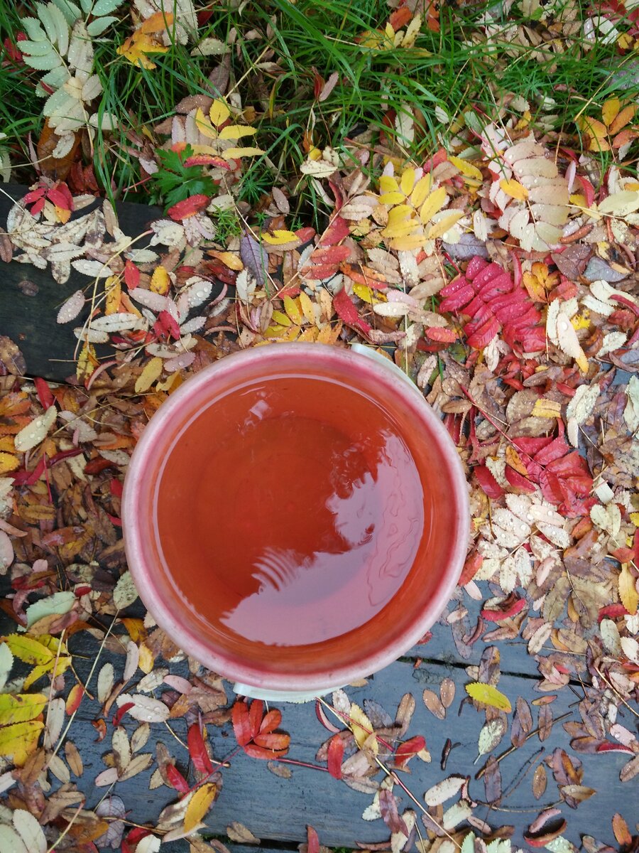 Таскала воду из колонки. Ещё красиво