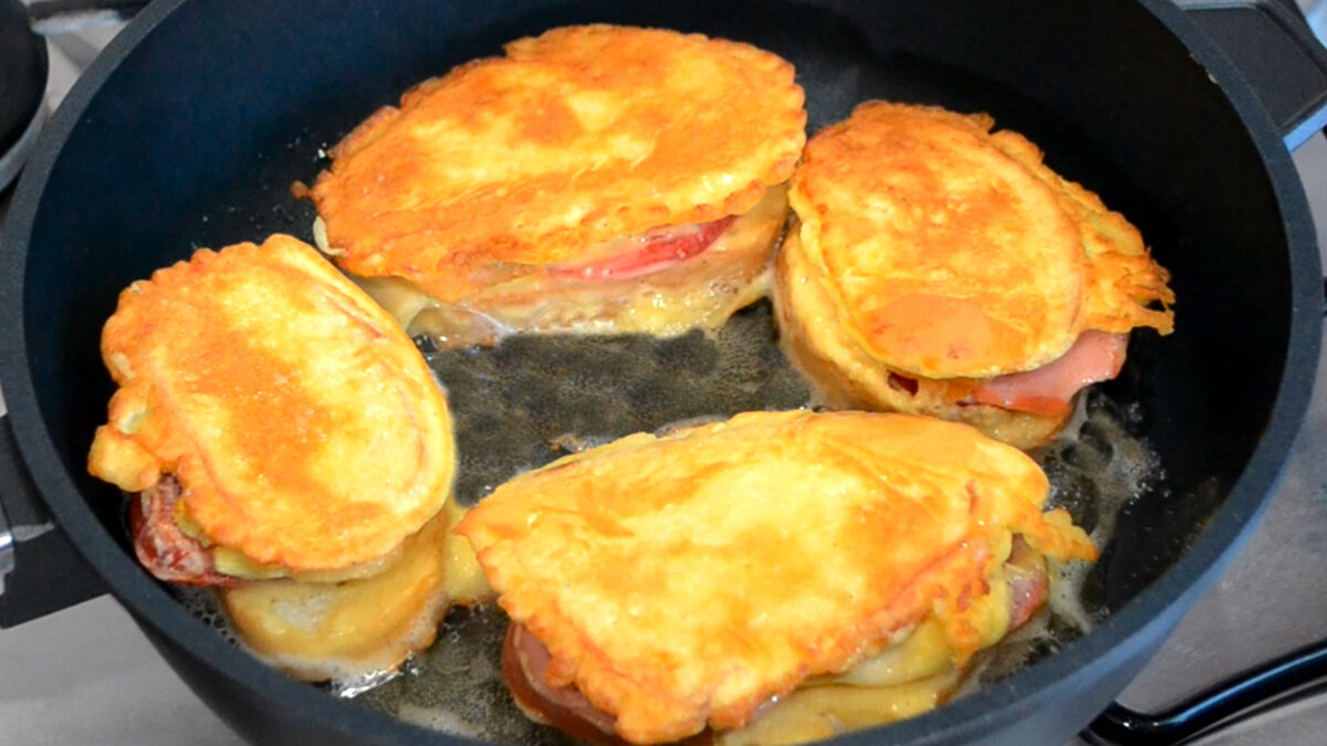Горячие бутерброды с яйцом и чесноком на сковороде, рецепт с фото пошагово и видео — manikyrsha.ru