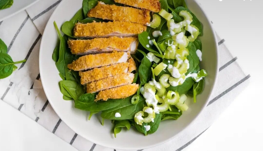 Салат с кокосовой курицей