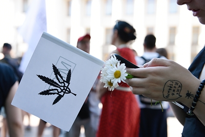 На Яндекс.Картинках. Если чё, под любой герб можно подогнать