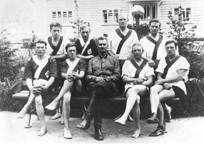 (По середине Спиридонов Виктор Афанасьевич)